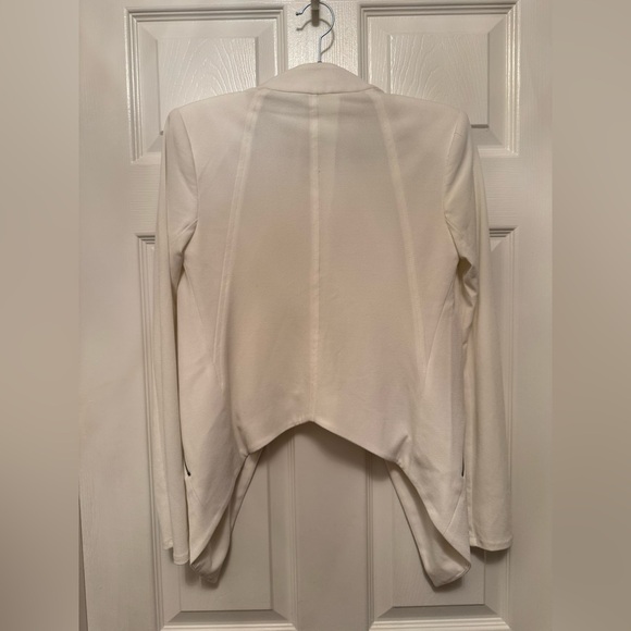 BCBGeneration White Blazer - Picture 4 of 9